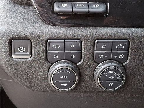 Used 2024 Chevrolet Silverado 3500 High Country w/ High Country Premium Package AWD/4WD image 20