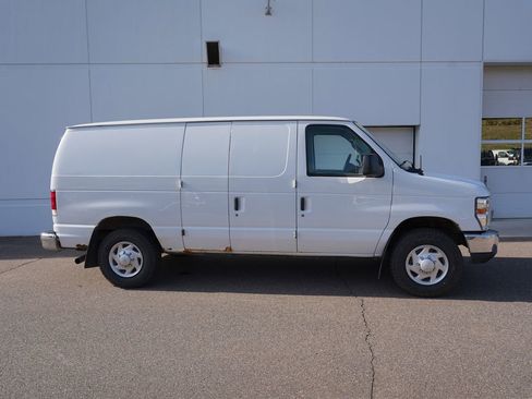 Used 2014 Ford E-250 and Econoline 250 RWD image 2