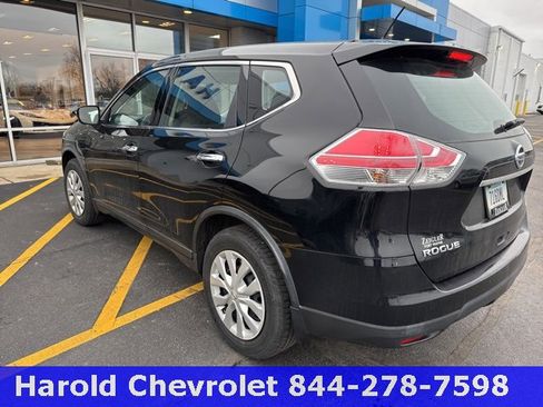 Used 2015 Nissan Rogue S image 2