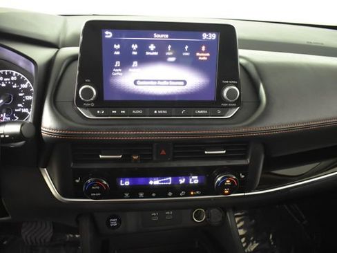 Used 2025 Nissan Rogue SV AWD/4WD image 19