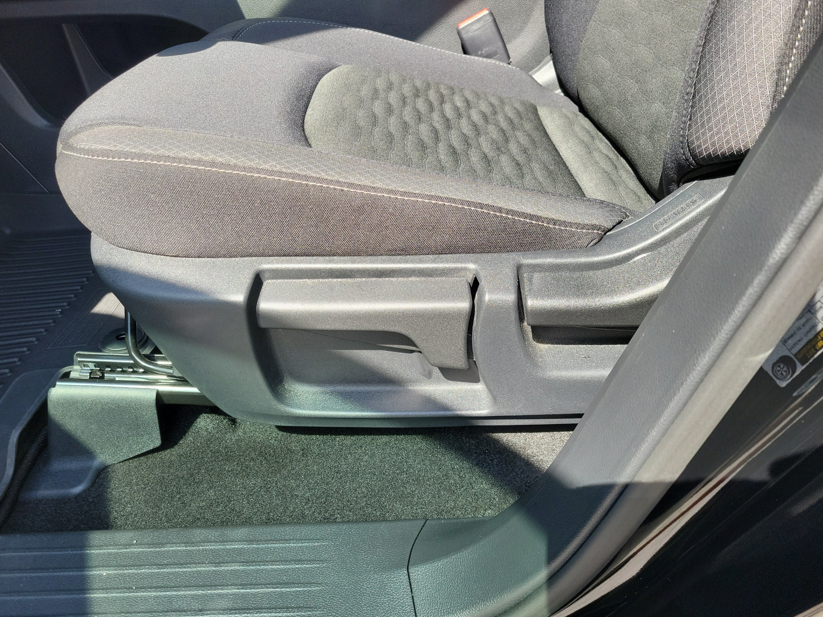 Certified 2025 Nissan Pathfinder S FWD image 15