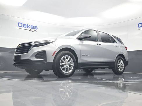 Used 2022 Chevrolet Equinox LS w/ LS Convenience Package FWD image 37