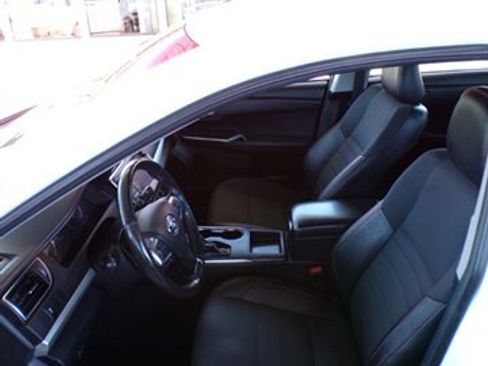 Used 2016 Toyota Camry SE FWD image 15