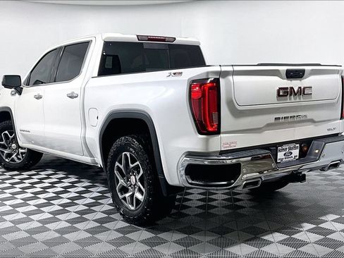 Used 2024 GMC Sierra 1500 SLT w/ SLT Premium Plus Package AWD/4WD image 11