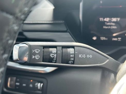 Certified 2024 GMC Acadia Elevation w/ Luxury Package image 18