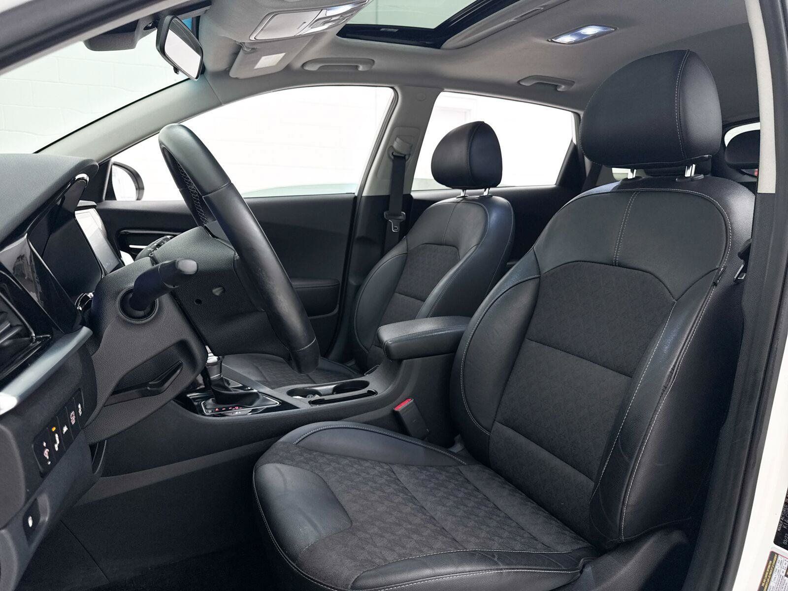 Used 2022 Kia Niro LXS FWD image 18