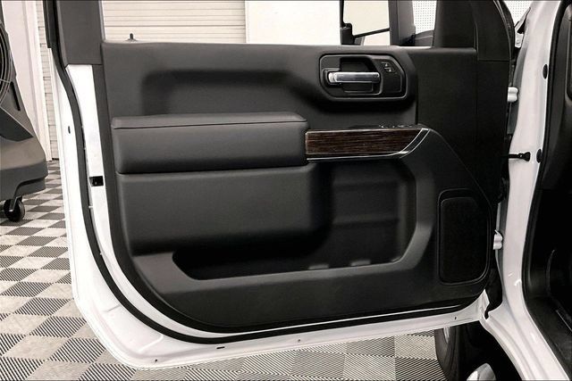 Used 2022 GMC Sierra 3500 SLE w/ SLE Convenience Package AWD/4WD image 18