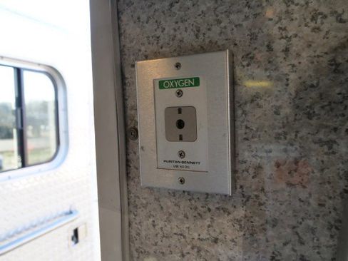 Used 2006 GMC Sierra 3500 SLE w/ Heavy-Duty Power Package image 51