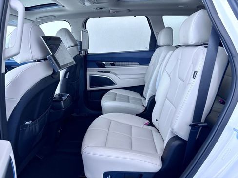 Used 2023 Kia Telluride SX image 14