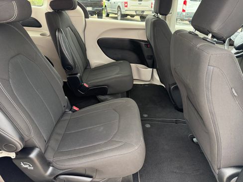 Used 2023 Chrysler Voyager LX FWD image 19
