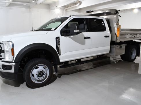 New 2025 Ford F550 4x4 Crew Cab Super Duty w/ XLT Value Package image 2
