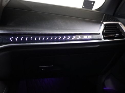 Used 2025 BMW X5 xDrive40i w/ M Sport Package AWD/4WD image 32