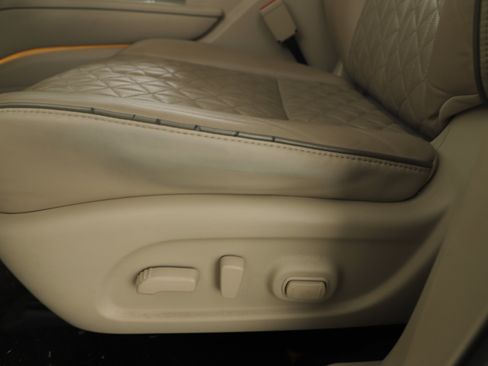 Used 2019 Nissan Murano Platinum w/ Cargo Package image 6