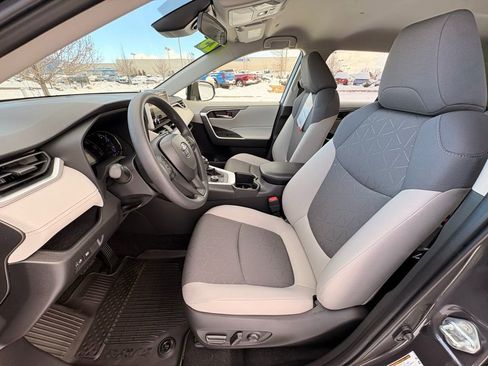 Used 2025 Toyota RAV4 XLE image 11