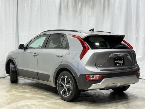 Used 2023 Kia Niro EX w/ EX Cold Weather Package image 4