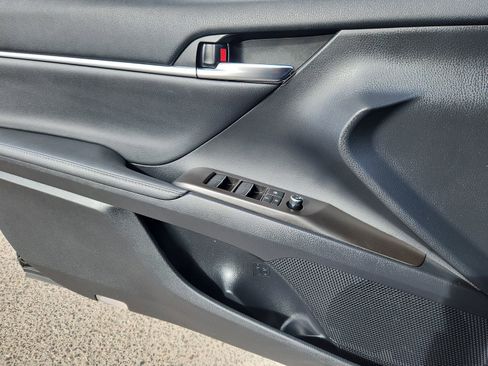 Used 2023 Toyota Camry XSE image 9