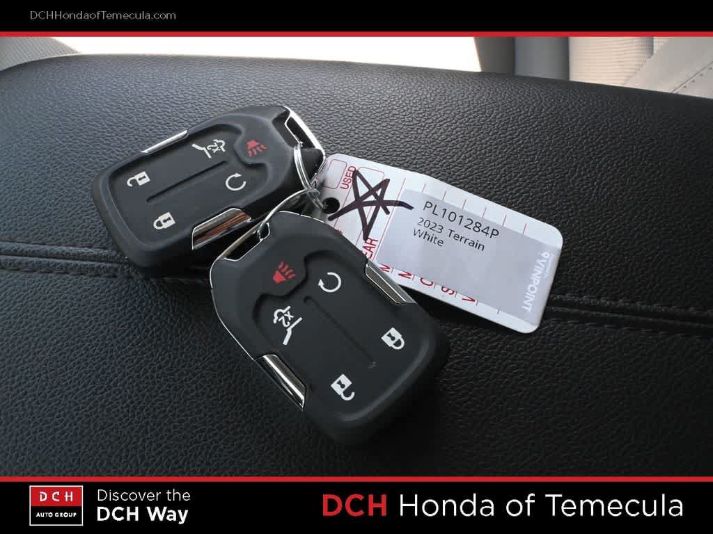 Used 2023 GMC Terrain SLT w/ Tech Package AWD/4WD image 14