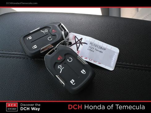 Used 2023 GMC Terrain SLT w/ Tech Package AWD/4WD image 14