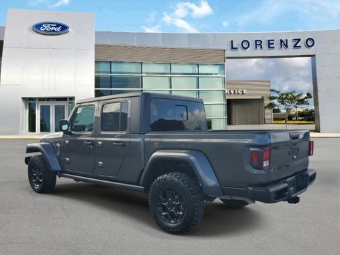 Used 2023 Jeep Gladiator Sport image 7