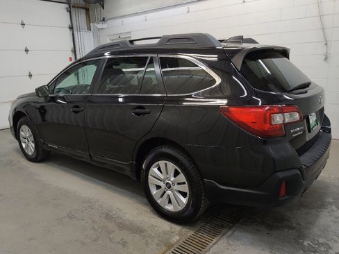 Used 2019 Subaru Outback 2.5i Premium AWD/4WD image 3