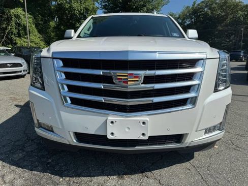 Used 2020 Cadillac Escalade Luxury AWD/4WD image 8