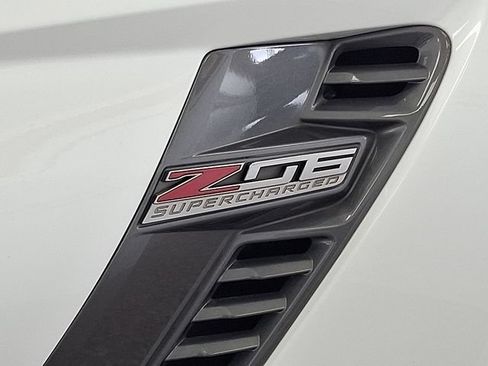 Used 2017 Chevrolet Corvette Z06 RWD image 25