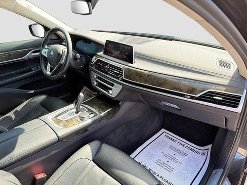 Used 2020 BMW 740i RWD image 15
