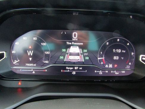 Used 2023 GMC Yukon XL Denali image 31