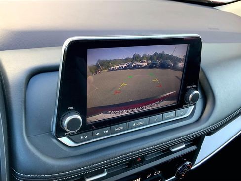 Certified 2023 Nissan Rogue SV image 24