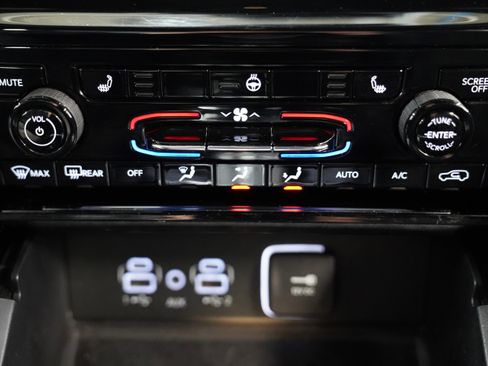 Certified 2023 Jeep Grand Cherokee Altitude image 28