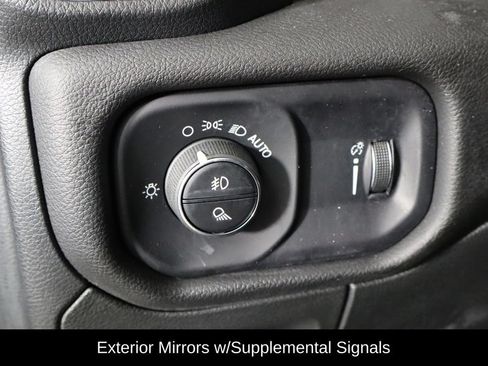 Used 2023 RAM 1500 Big Horn AWD/4WD image 22