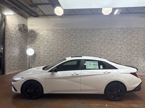 New 2026 Hyundai Elantra SEL Sport FWD image 4
