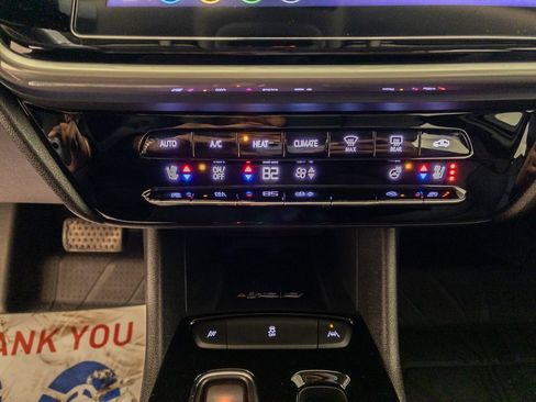 Used 2022 Chevrolet Bolt EUV Premier w/ Launch Edition image 19