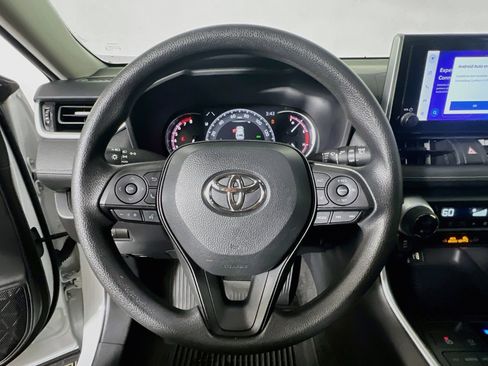 Used 2024 Toyota RAV4 XLE FWD image 17