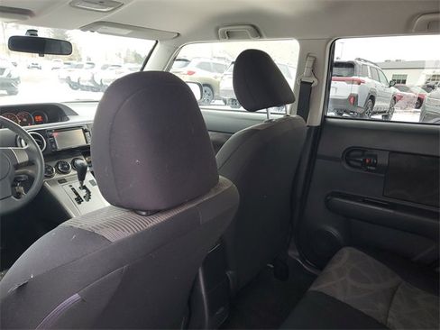 Used 2015 Scion xB image 9