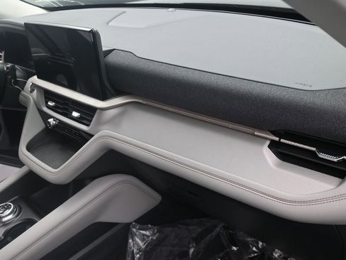 New 2026 Ford Explorer Active w/ Active Comfort Package image 19