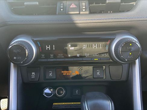 Used 2021 Toyota RAV4 XSE AWD/4WD image 38