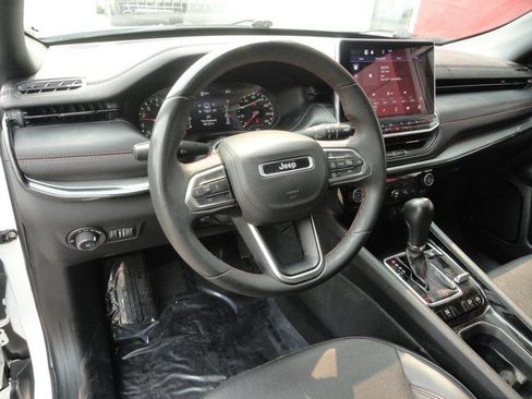 Used 2023 Jeep Compass Trailhawk AWD/4WD image 9
