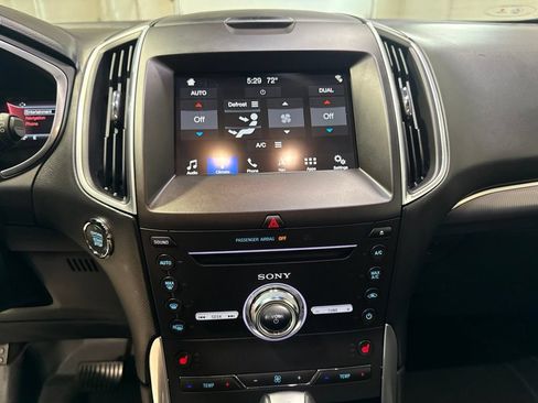 Used 2017 Ford Edge Titanium w/ Technology Package AWD/4WD image 13