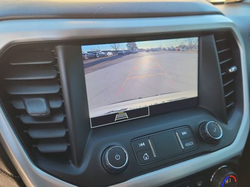 Used 2020 GMC Acadia SLE image 22
