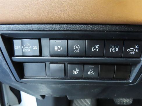 Used 2022 Toyota Tundra 1794 Edition AWD/4WD image 17