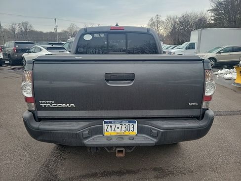 Used 2014 Toyota Tacoma TRD Sport w/ TRD Sport Package image 5