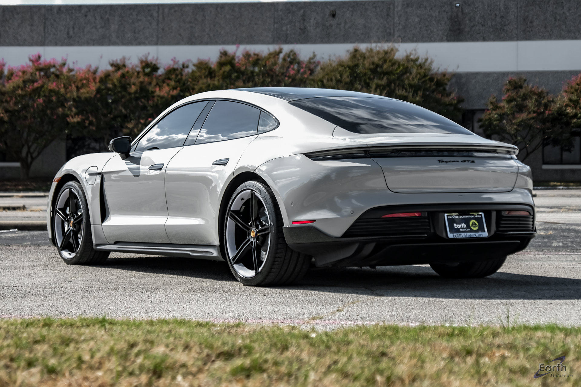 Used 2023 Porsche Taycan GTS w/ Premium Package (P6U) AWD/4WD image 10