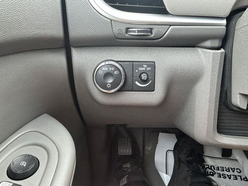 Used 2013 Chevrolet Traverse LS FWD image 26