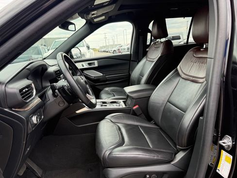 Used 2021 Ford Explorer Platinum w/ Equipment Group 601A AWD/4WD image 5