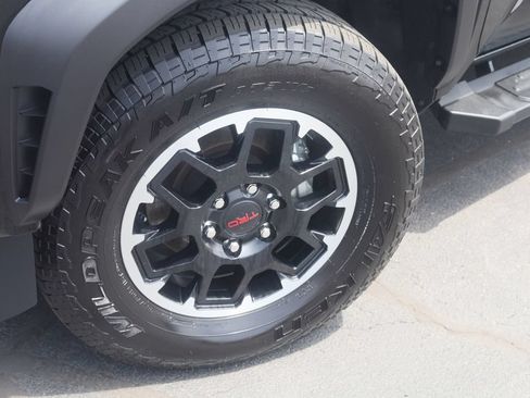 Used 2025 Toyota Tacoma TRD Off-Road w/ TRD Off Road Premium Package AWD/4WD image 14