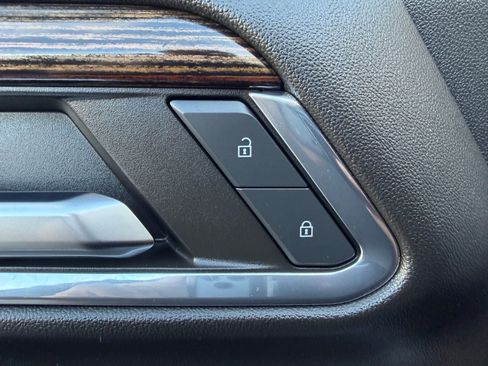 Used 2024 GMC Sierra 1500 Elevation image 16