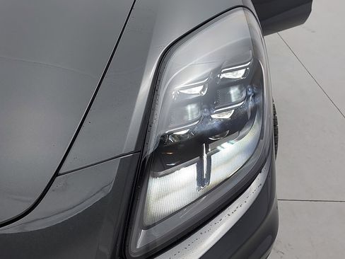 New 2025 Porsche Panamera 4 image 34