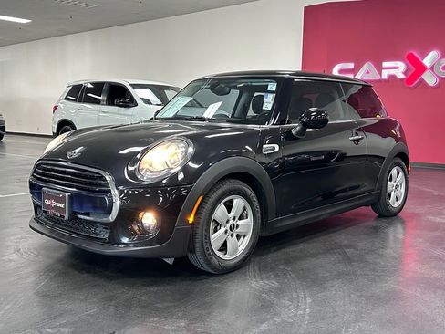 Used 2016 MINI Cooper 2-Door Hardtop image 3