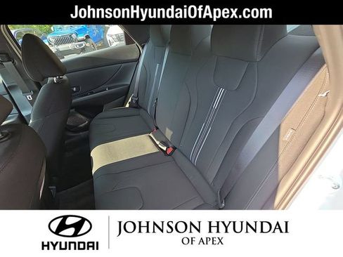 Used 2025 Hyundai Elantra Sport FWD image 23